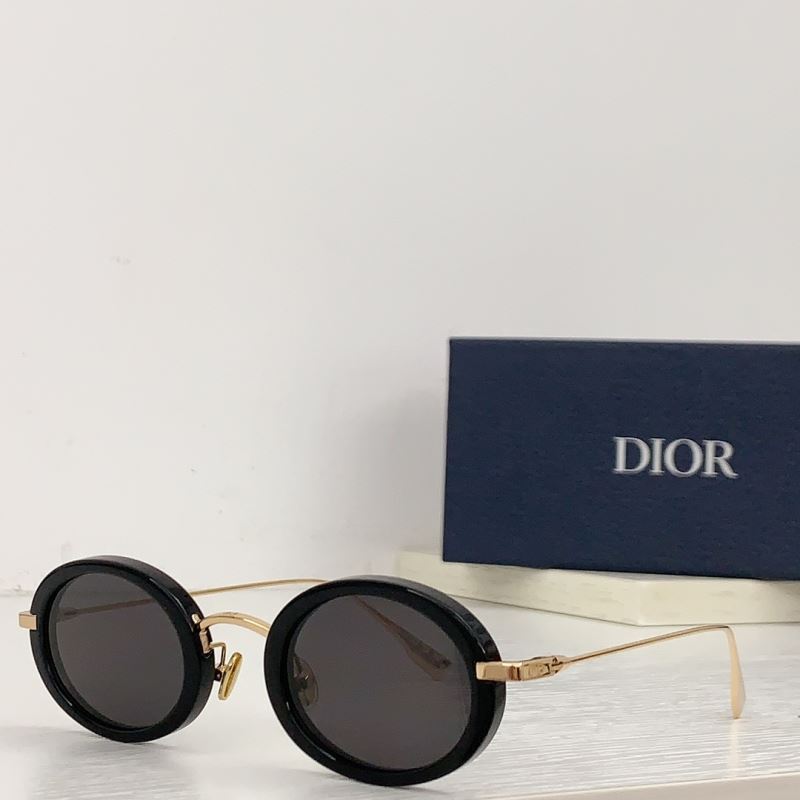 CHRISTIAN DIOR